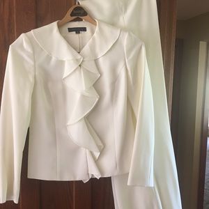 Anne Klein off white Pant suit